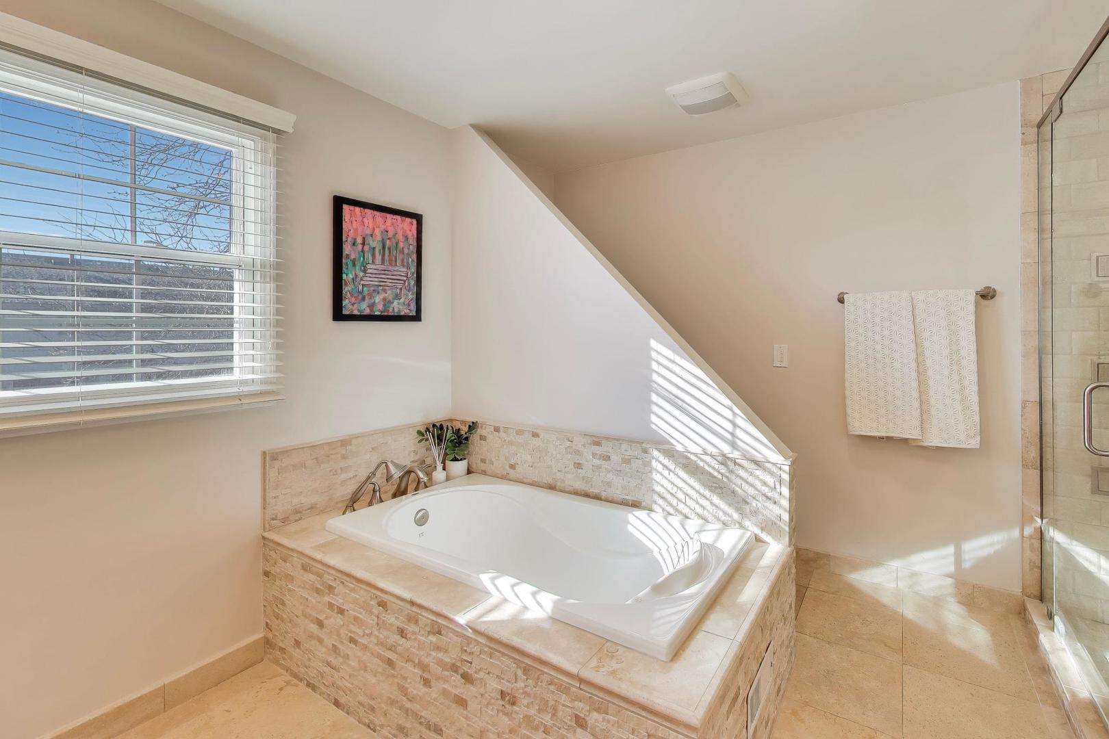 829 Heatherstone Drive, Schaumburg, IL 60173