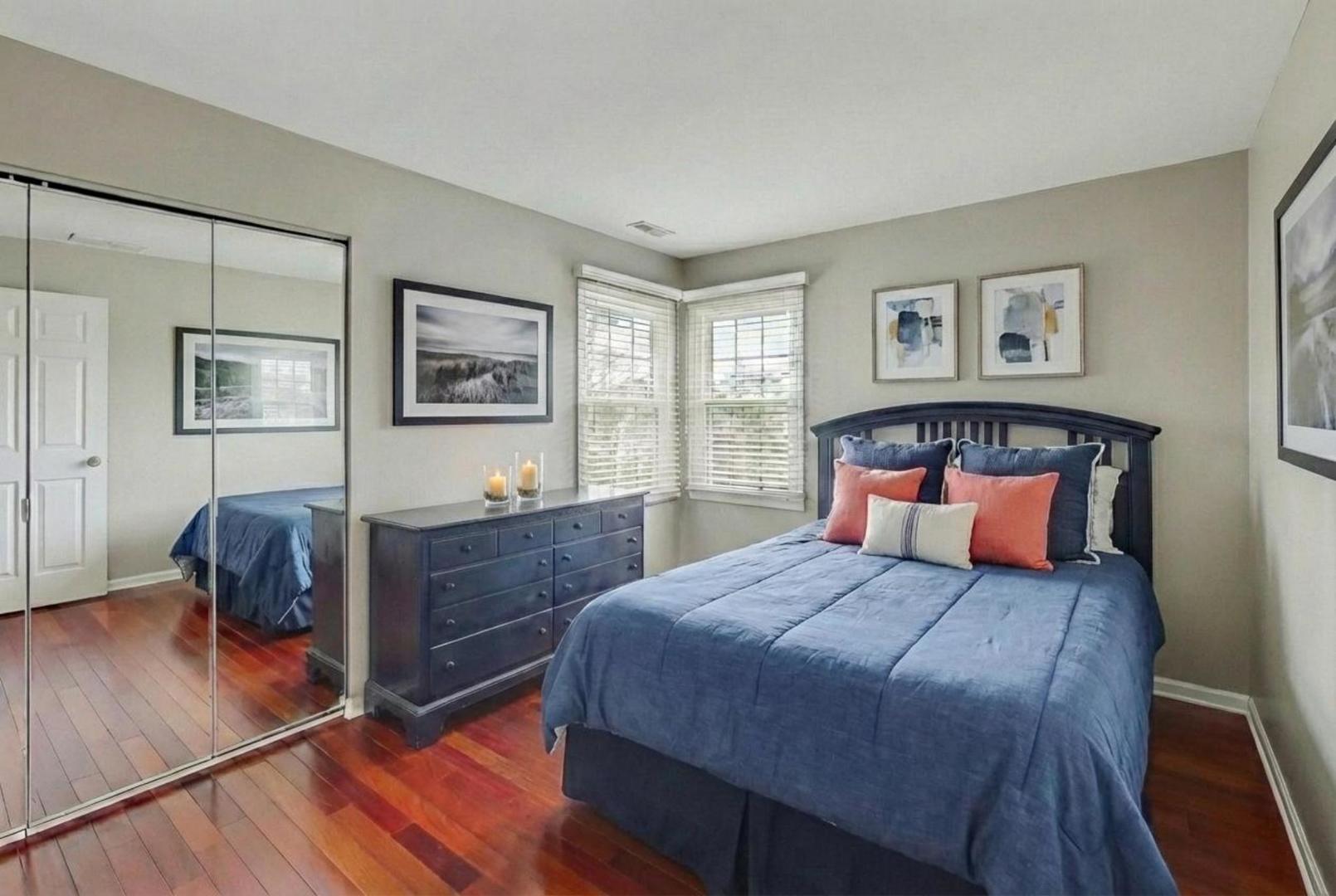 829 Heatherstone Drive, Schaumburg, IL 60173