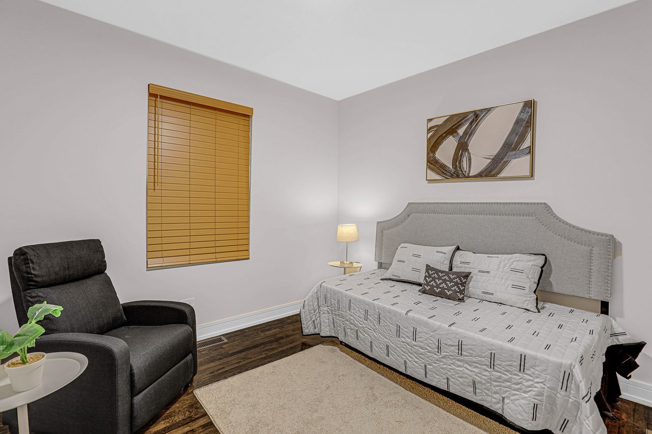 812 S Kilbourn Avenue, Chicago, IL 60624