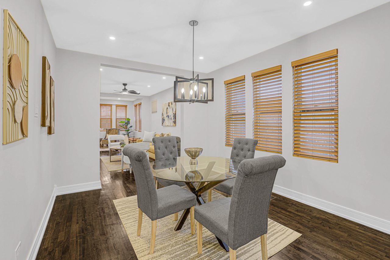 812 S Kilbourn Avenue, Chicago, IL 60624