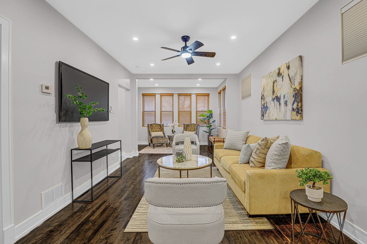 812 S Kilbourn Avenue, Chicago, IL 60624