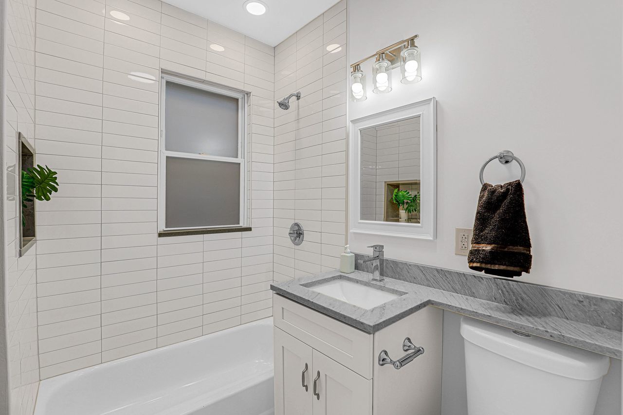 812 S Kilbourn Avenue, Chicago, IL 60624