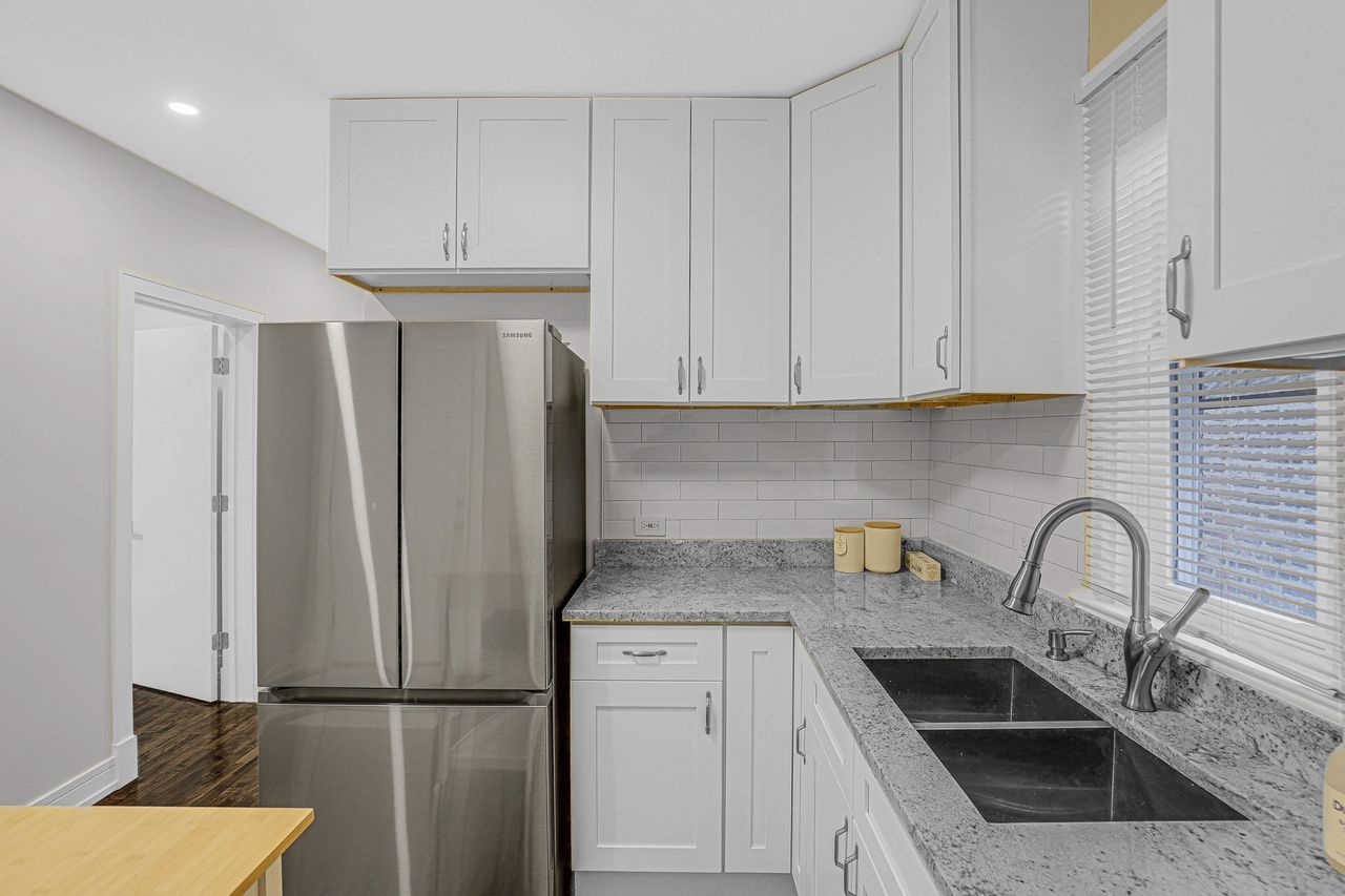 812 S Kilbourn Avenue, Chicago, IL 60624