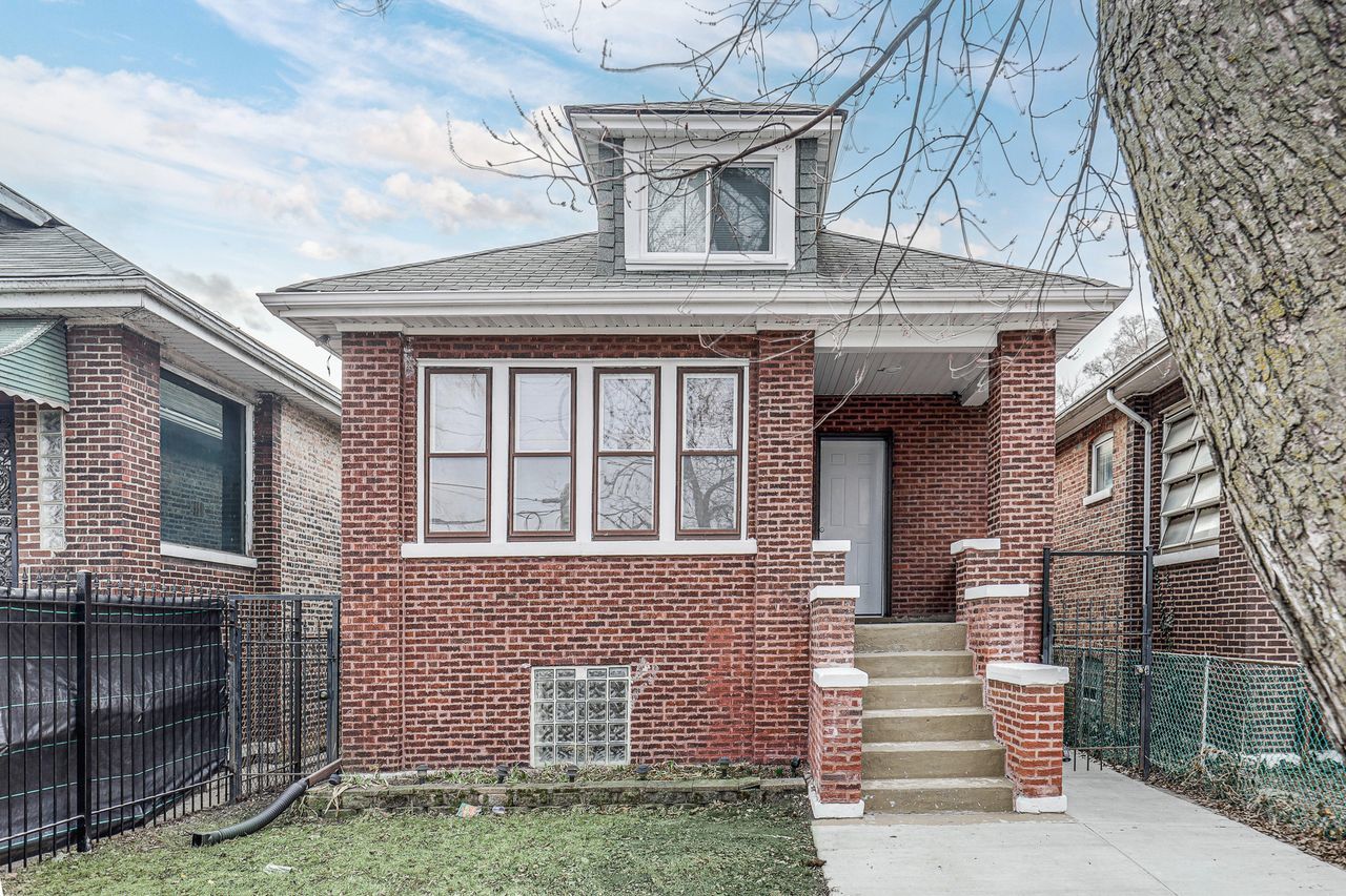 812 S Kilbourn Avenue, Chicago, IL 60624