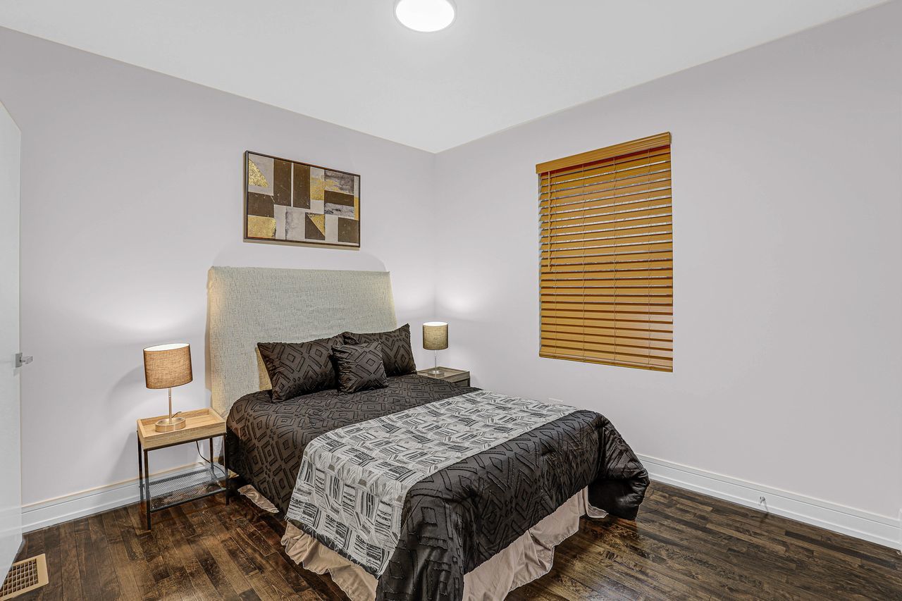 812 S Kilbourn Avenue, Chicago, IL 60624