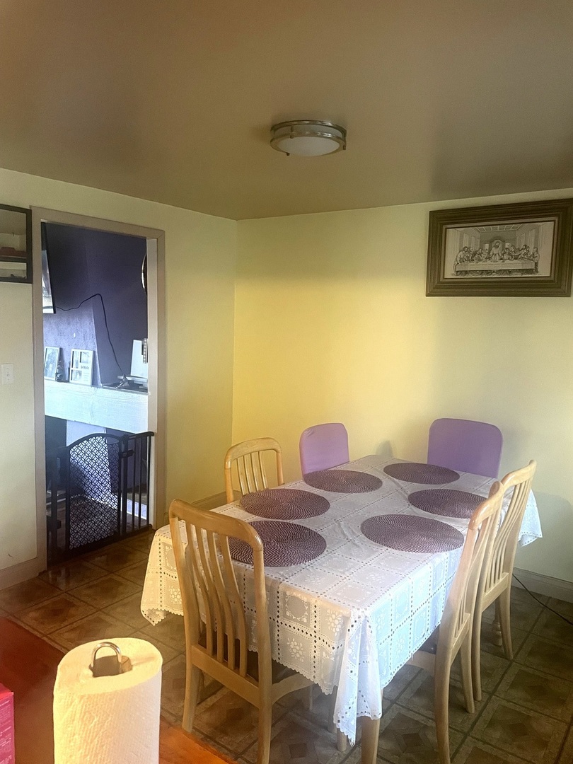 1852 Center Drive, Carpentersville, IL 60110