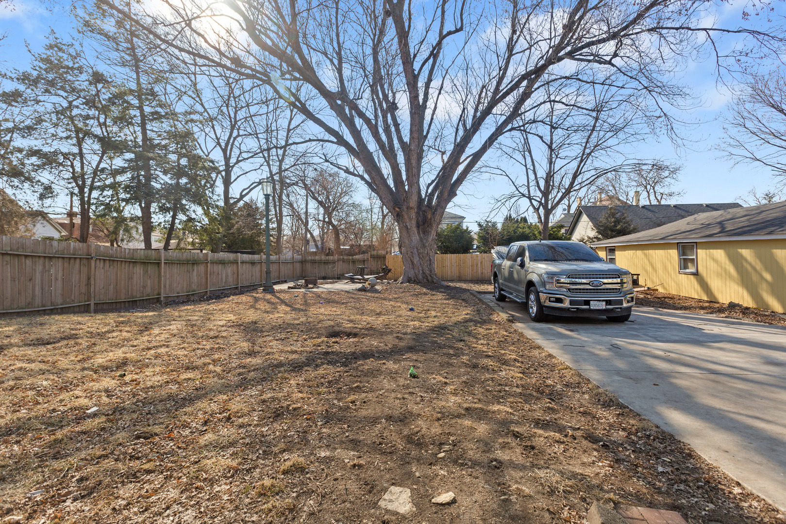 371 North Street, Elgin, IL 60120