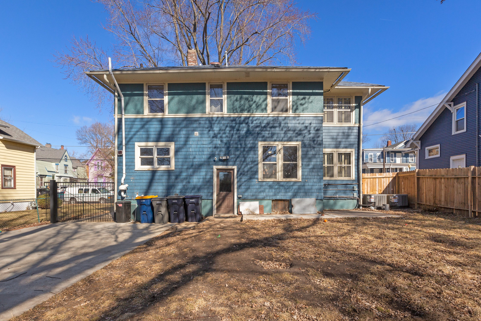 371 North Street, Elgin, IL 60120