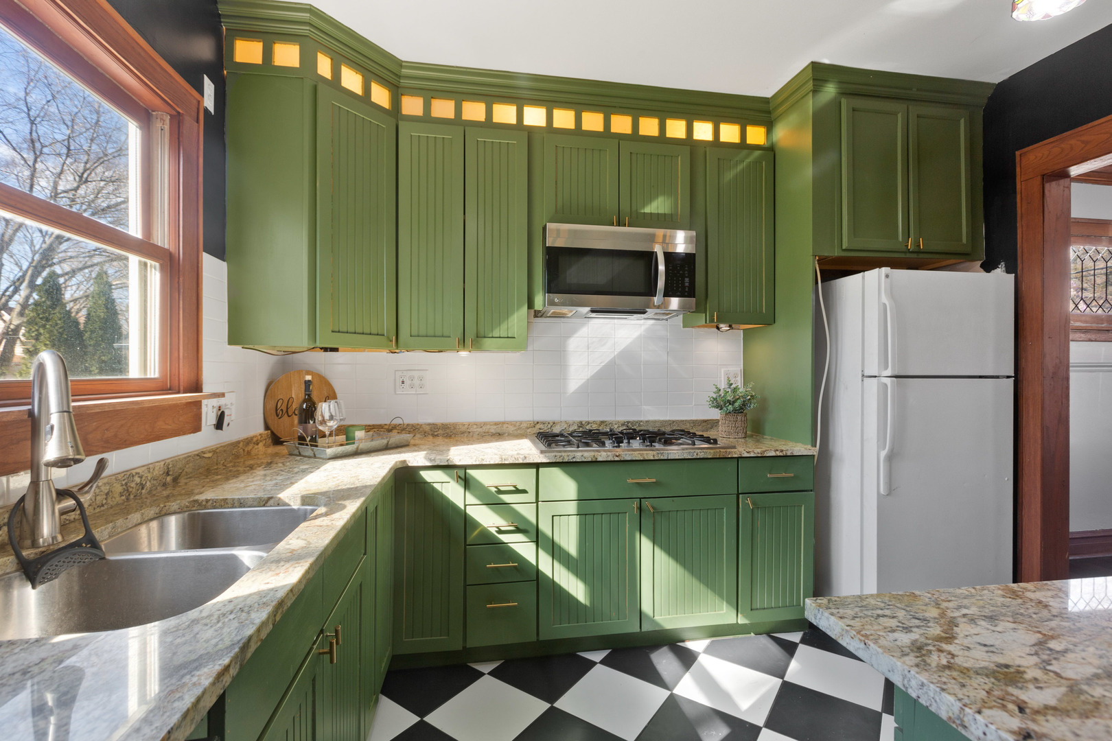 371 North Street, Elgin, IL 60120