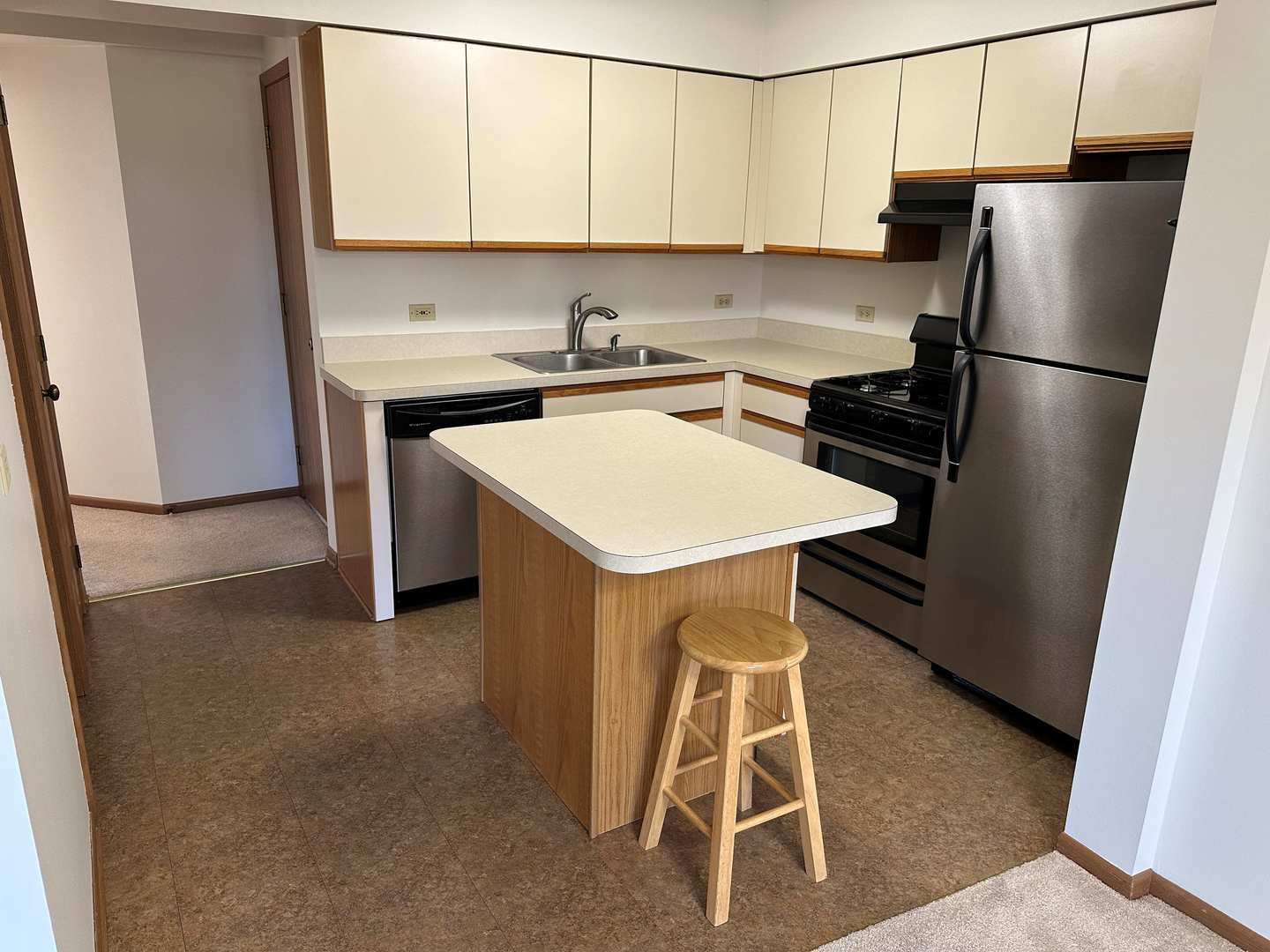 5 Cedar Court #5, Vernon Hills, IL 60061