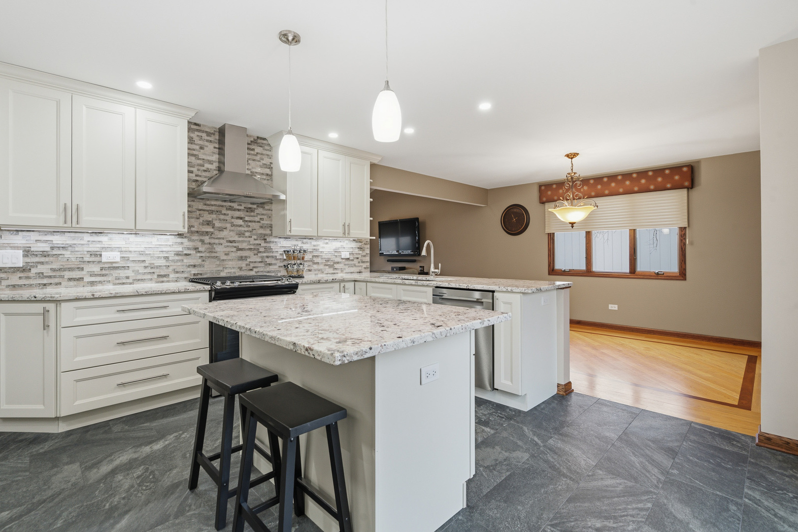 13707 W Carefree Drive, Homer Glen, IL 60491