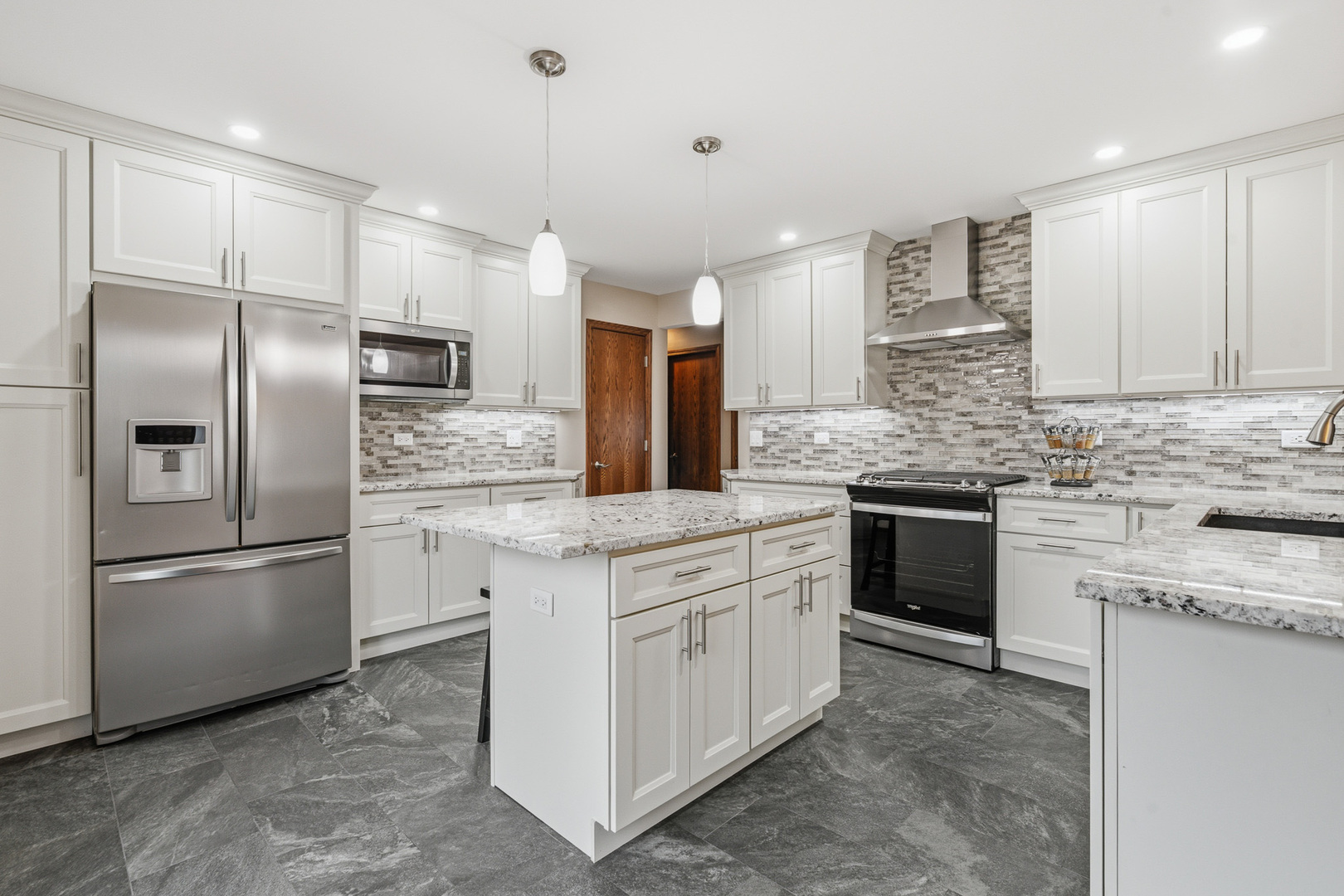 13707 W Carefree Drive, Homer Glen, IL 60491