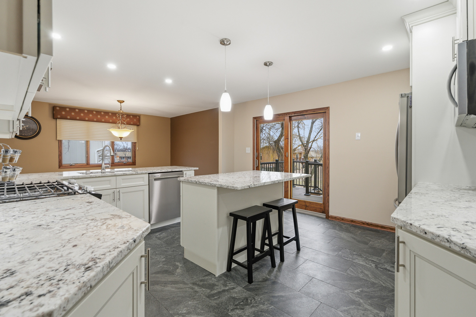 13707 W Carefree Drive, Homer Glen, IL 60491