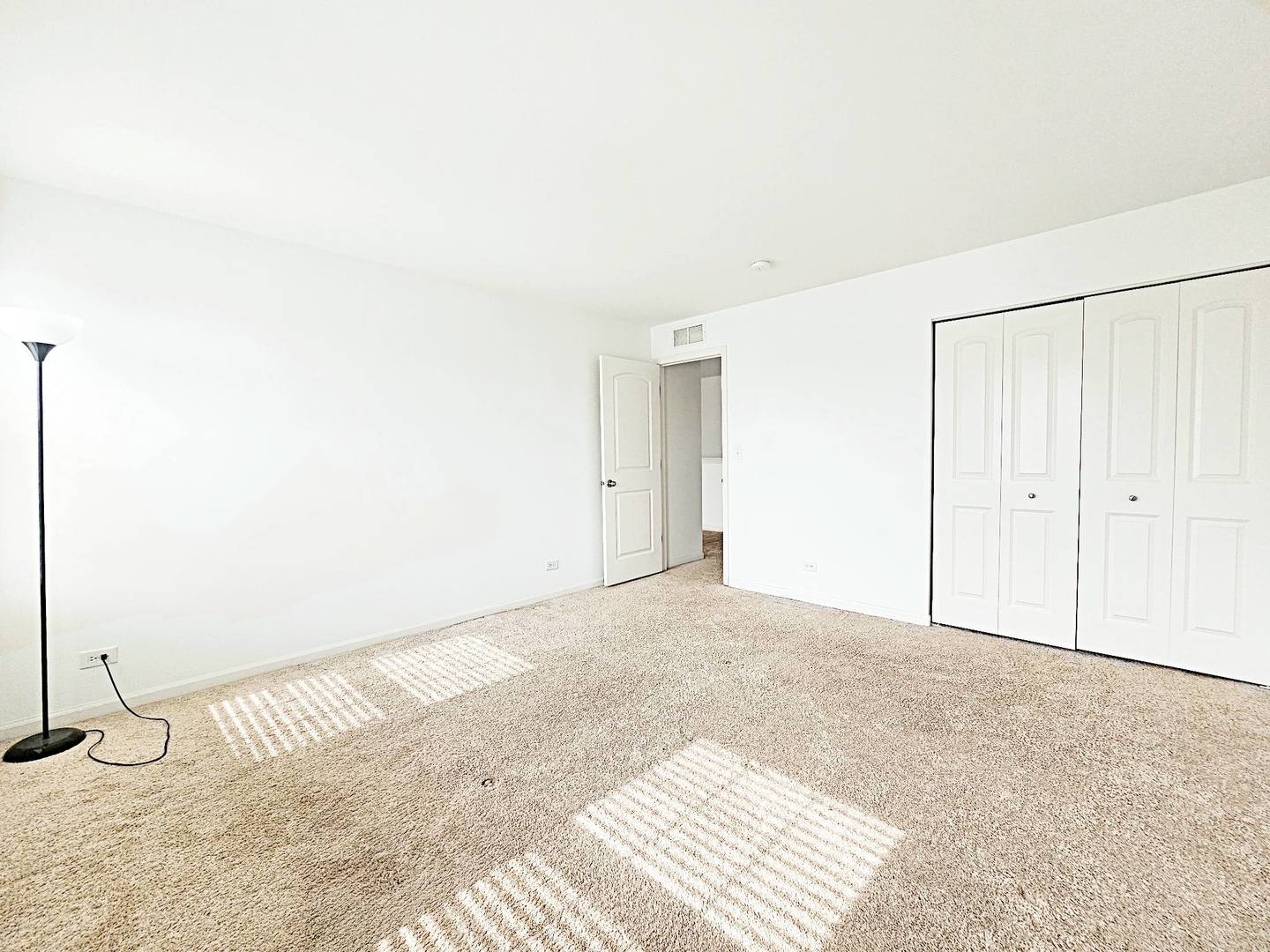 202 Minuet Circle, Volo, IL 60073