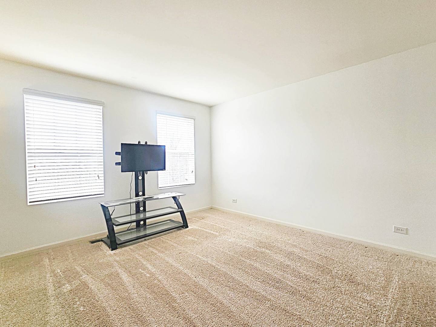 202 Minuet Circle, Volo, IL 60073