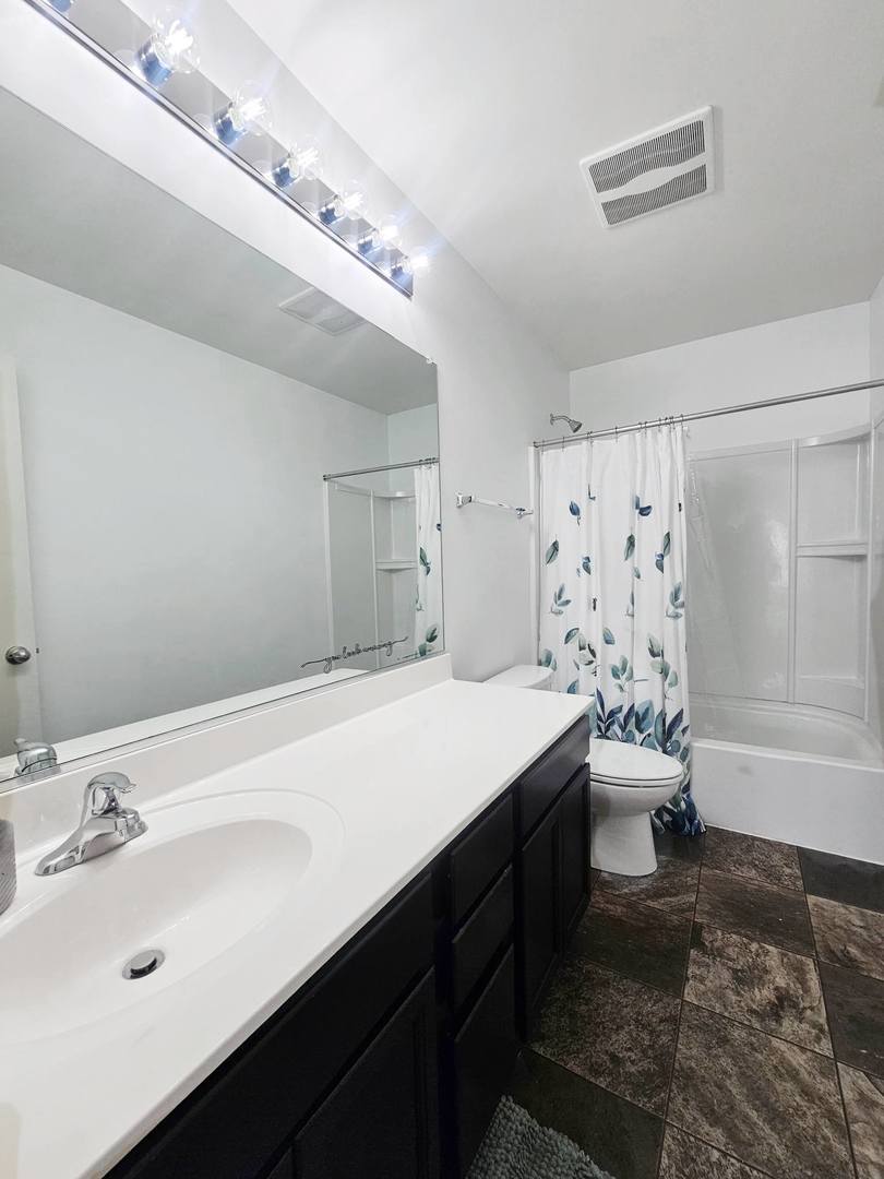 202 Minuet Circle, Volo, IL 60073