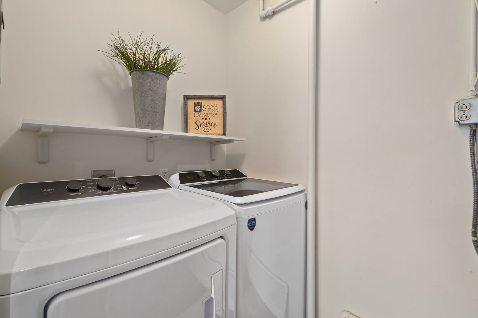 646 68th Street, Willowbrook, IL 60527