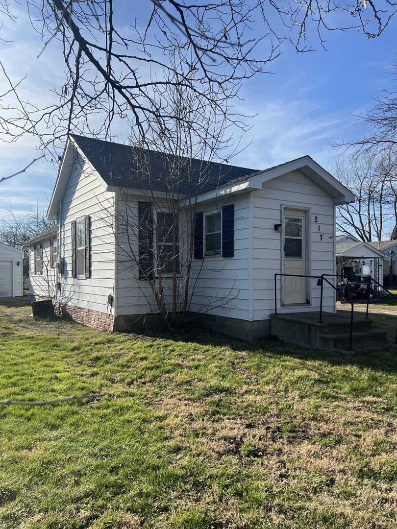217 S Missouri Street, Atwood, IL 61913