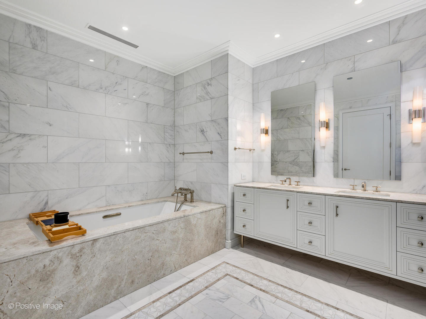 435 N Michigan Avenue #611, Chicago, IL 60611