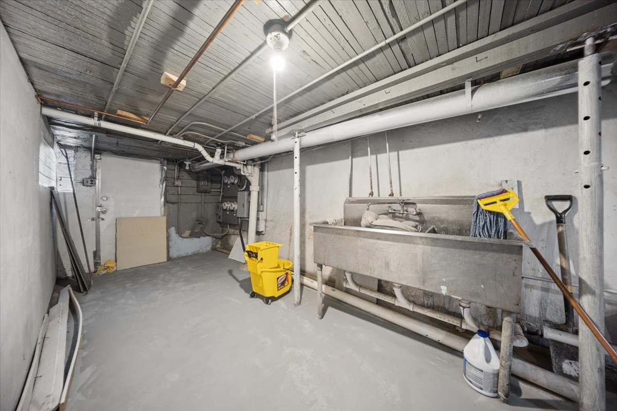 5411 W North Avenue, Chicago, IL 60639