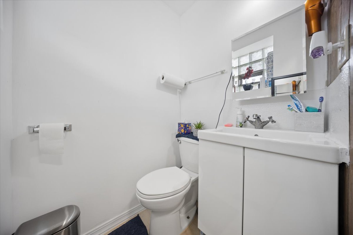 5411 W North Avenue, Chicago, IL 60639