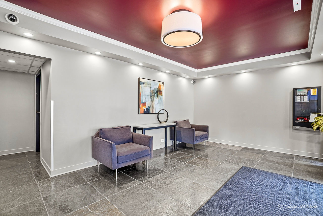 3900 N Pine Grove Avenue #409, Chicago, IL 60613