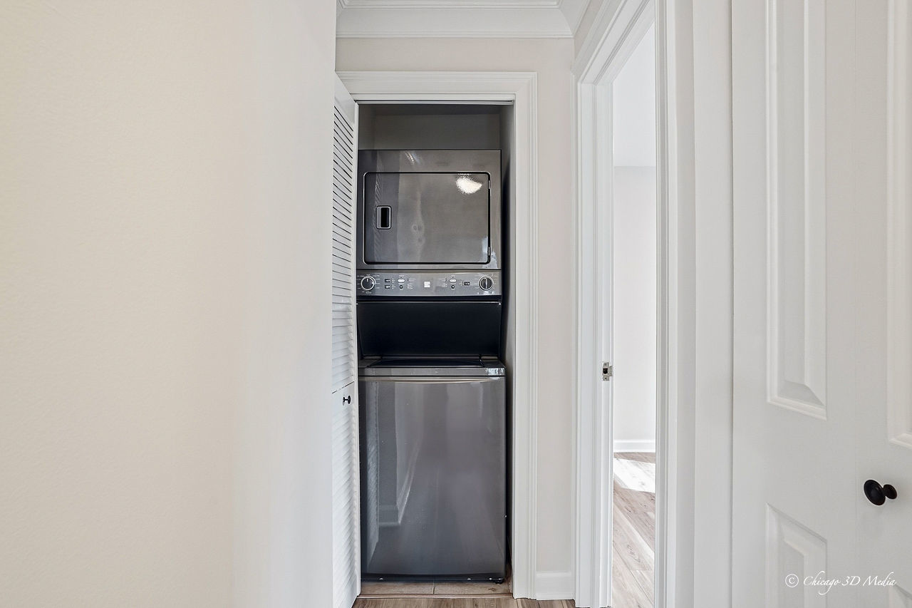 3900 N Pine Grove Avenue #409, Chicago, IL 60613