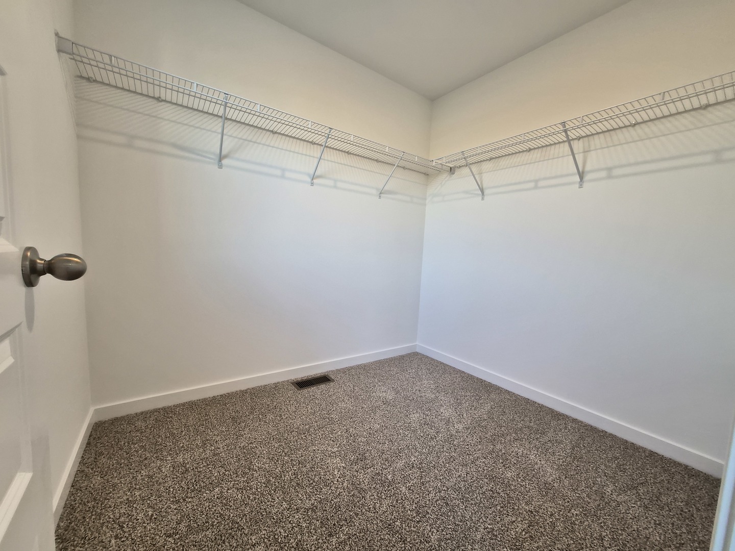 2268 Barbera Drive #2268, Oswego, IL 60543