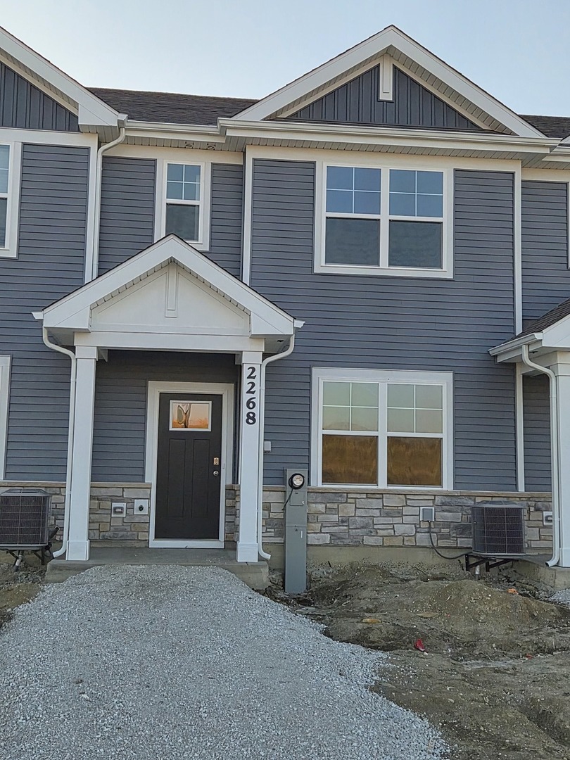 2268 Barbera Drive #2268, Oswego, IL 60543