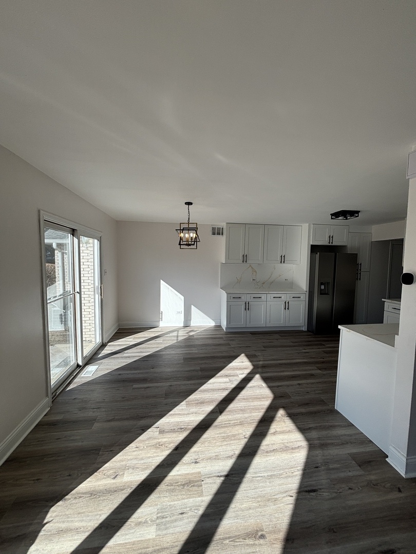 8925 Pheasant Lake Drive, Tinley Park, IL 60487