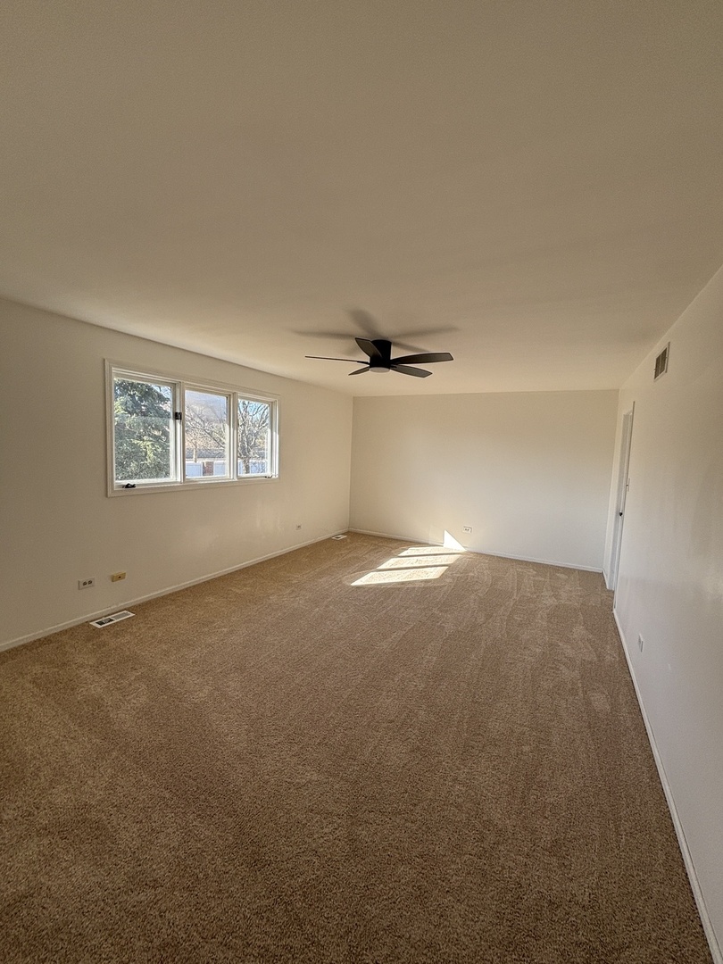 8925 Pheasant Lake Drive, Tinley Park, IL 60487