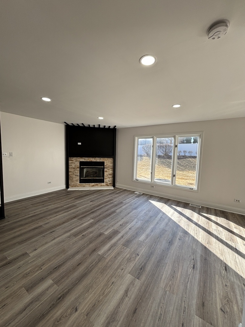 8925 Pheasant Lake Drive, Tinley Park, IL 60487