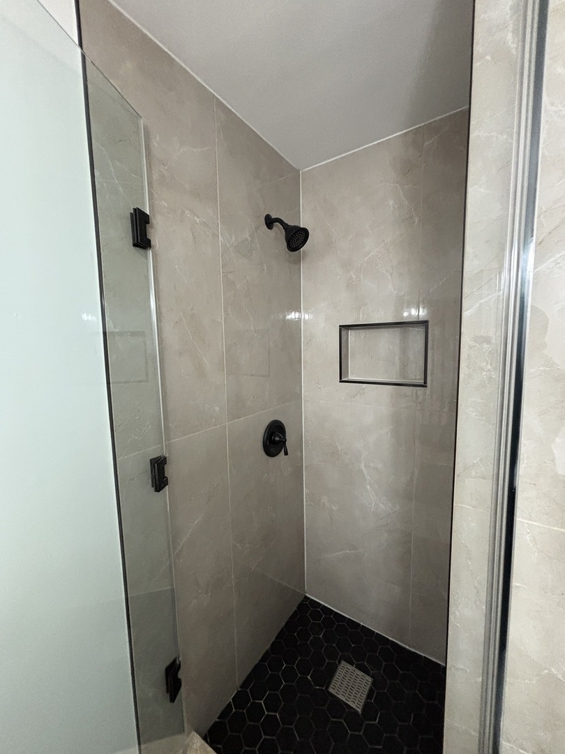 8925 Pheasant Lake Drive, Tinley Park, IL 60487