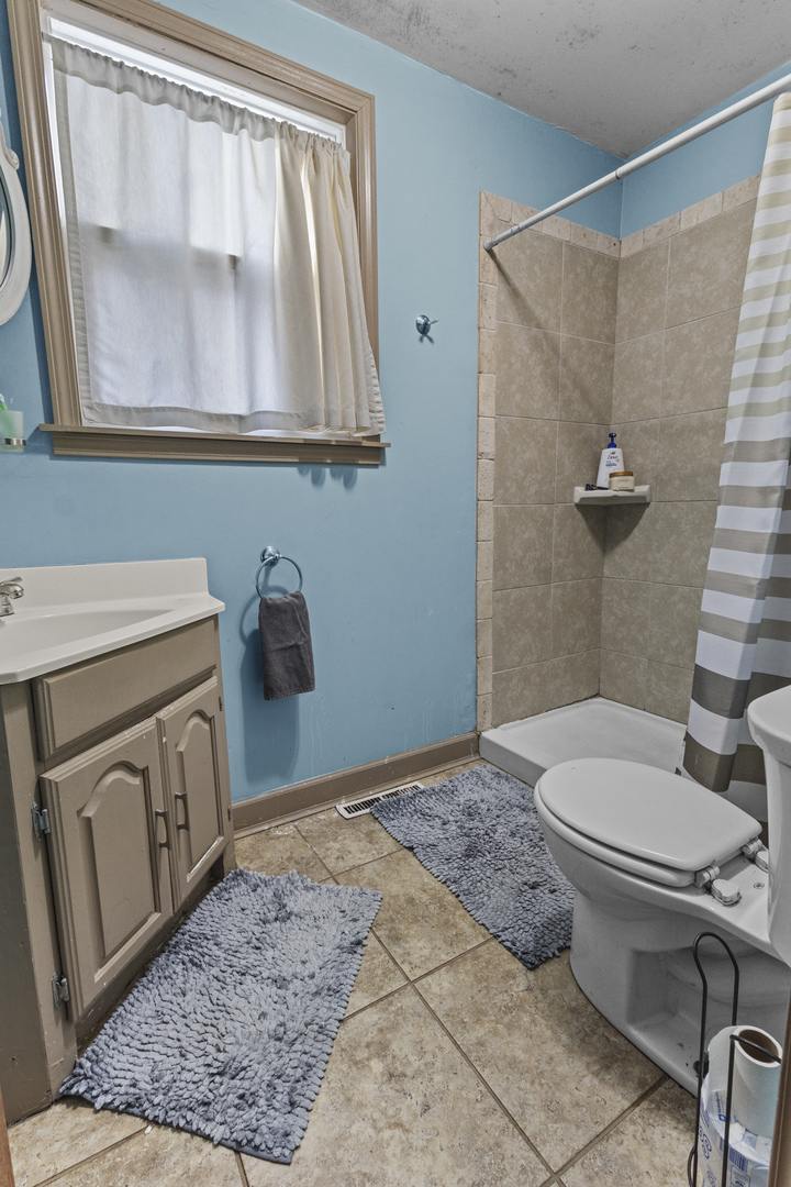 207 E Taylor Street, Grant Park, IL 60940