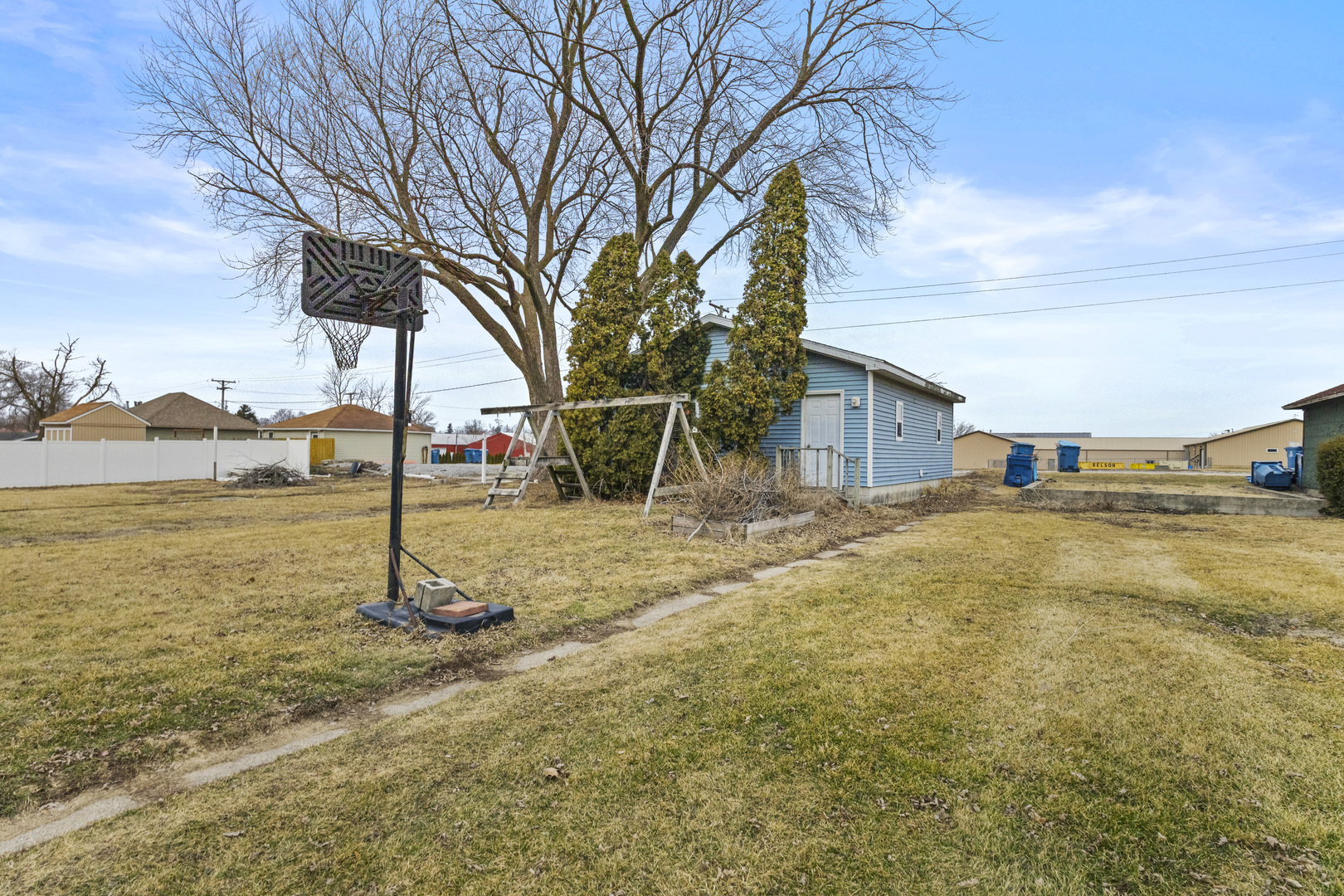 207 E Taylor Street, Grant Park, IL 60940