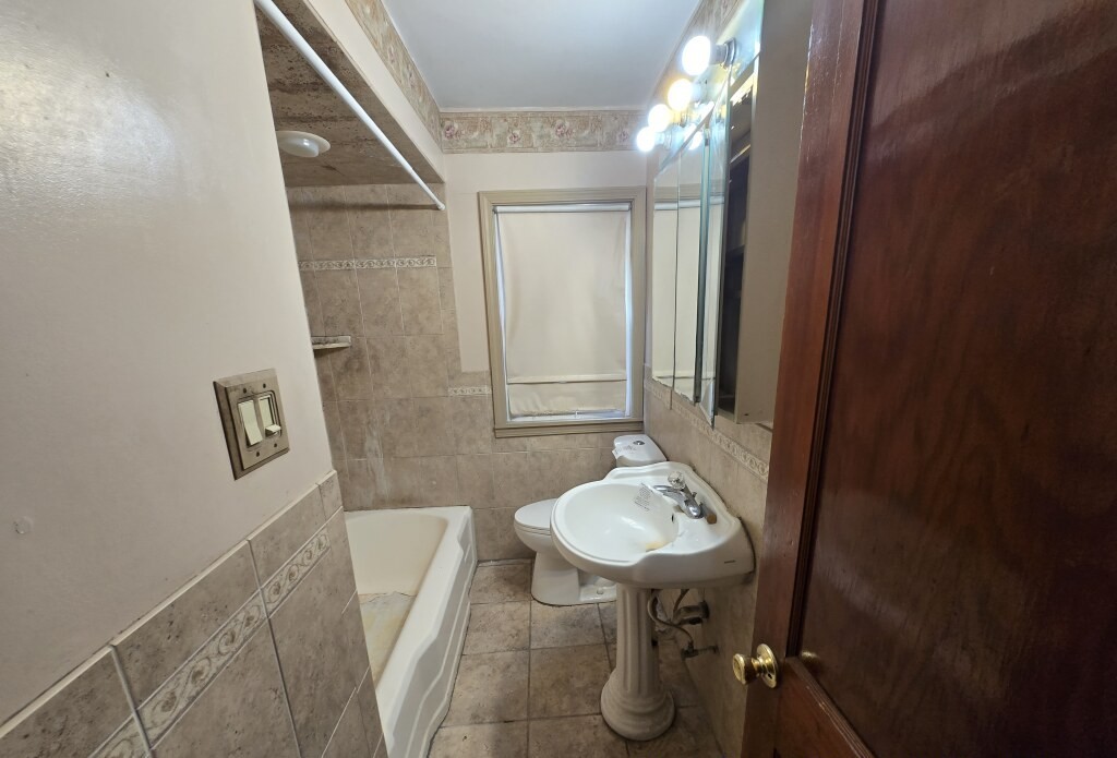 140 Richton Road, Steger, IL 60475