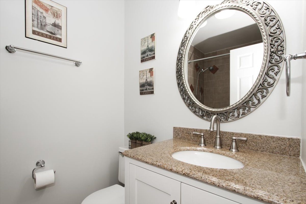 677 Cumberland Trail #2B, Roselle, IL 60172