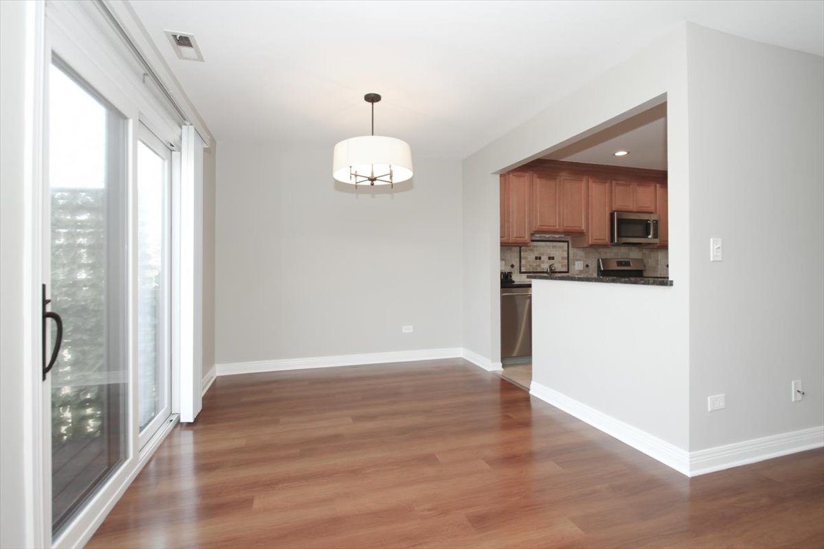 677 Cumberland Trail #2B, Roselle, IL 60172