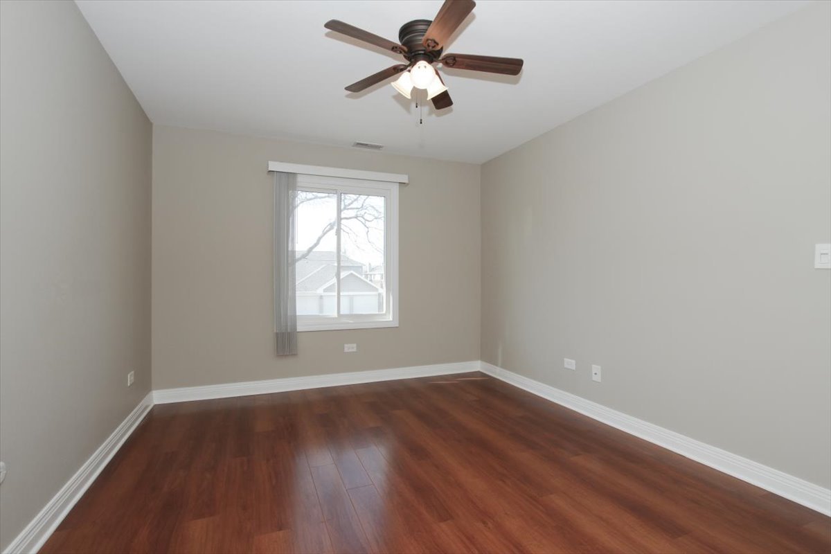 677 Cumberland Trail #2B, Roselle, IL 60172