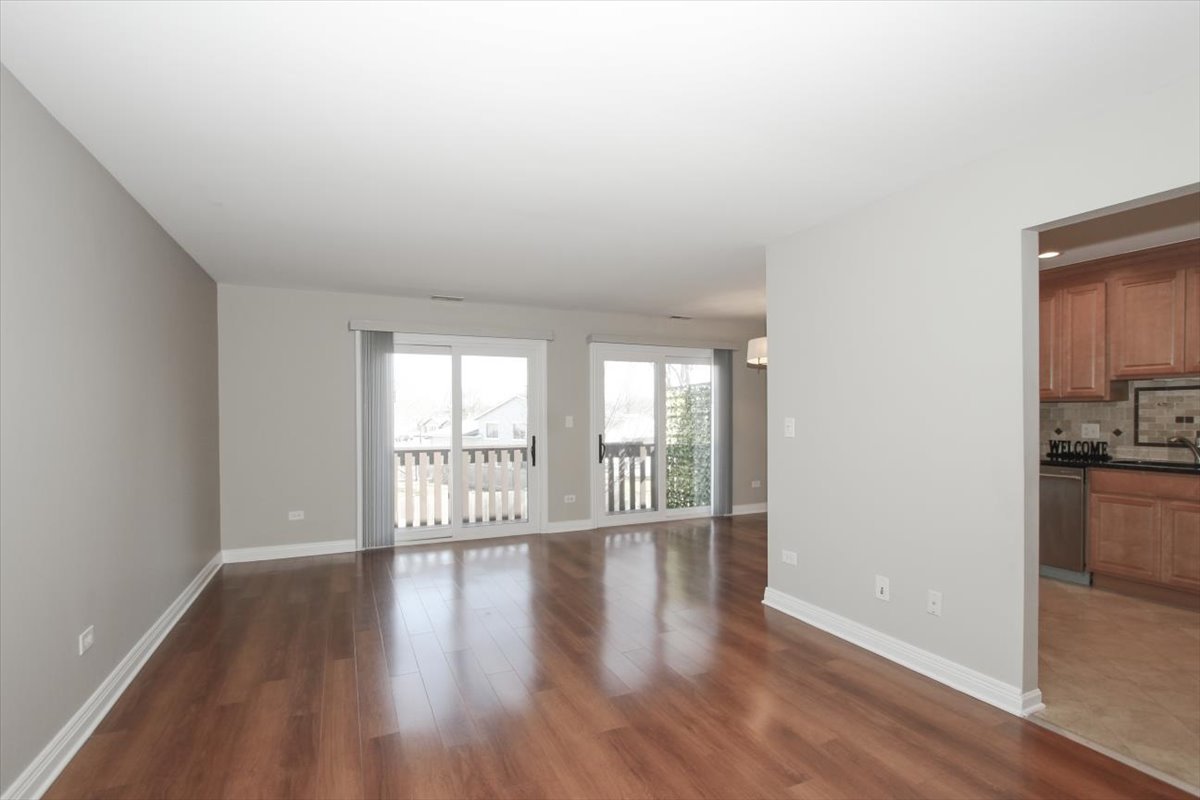 677 Cumberland Trail #2B, Roselle, IL 60172