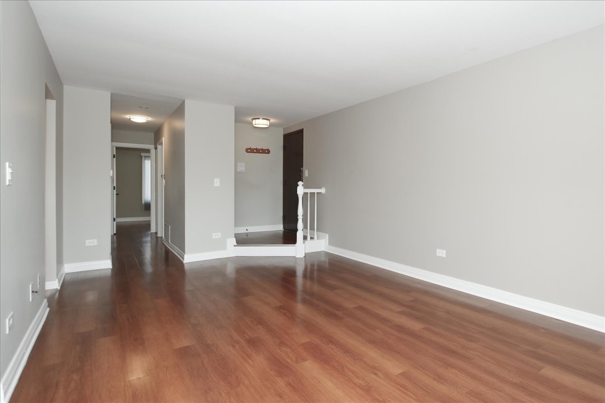 677 Cumberland Trail #2B, Roselle, IL 60172