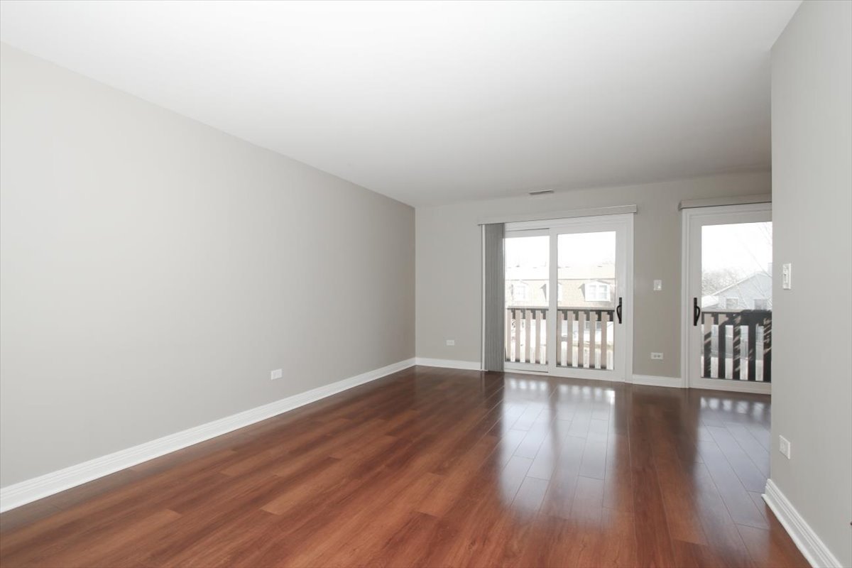 677 Cumberland Trail #2B, Roselle, IL 60172