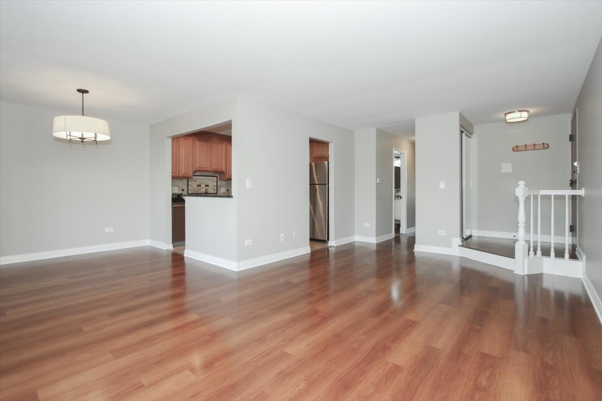 677 Cumberland Trail #2B, Roselle, IL 60172