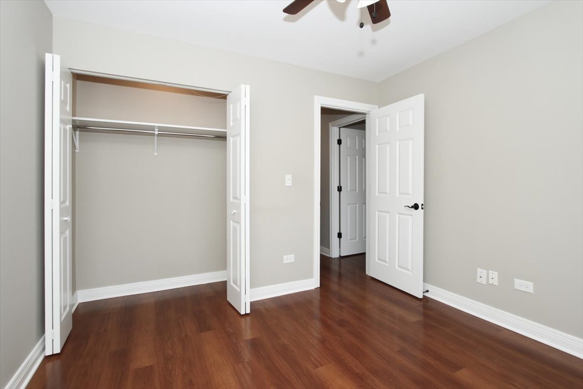 677 Cumberland Trail #2B, Roselle, IL 60172