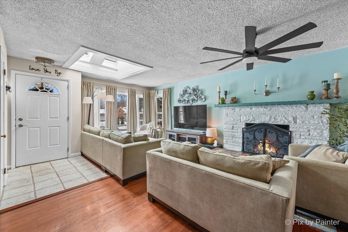 1N536 Highland Avenue, Glen Ellyn, IL 60137