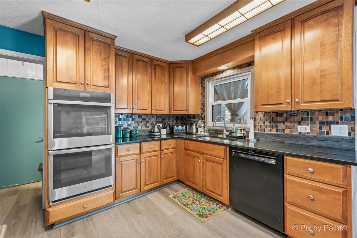 1N536 Highland Avenue, Glen Ellyn, IL 60137