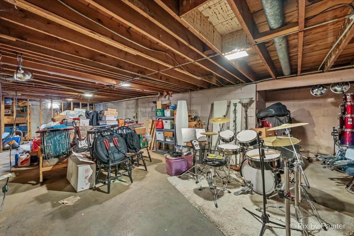 1N536 Highland Avenue, Glen Ellyn, IL 60137