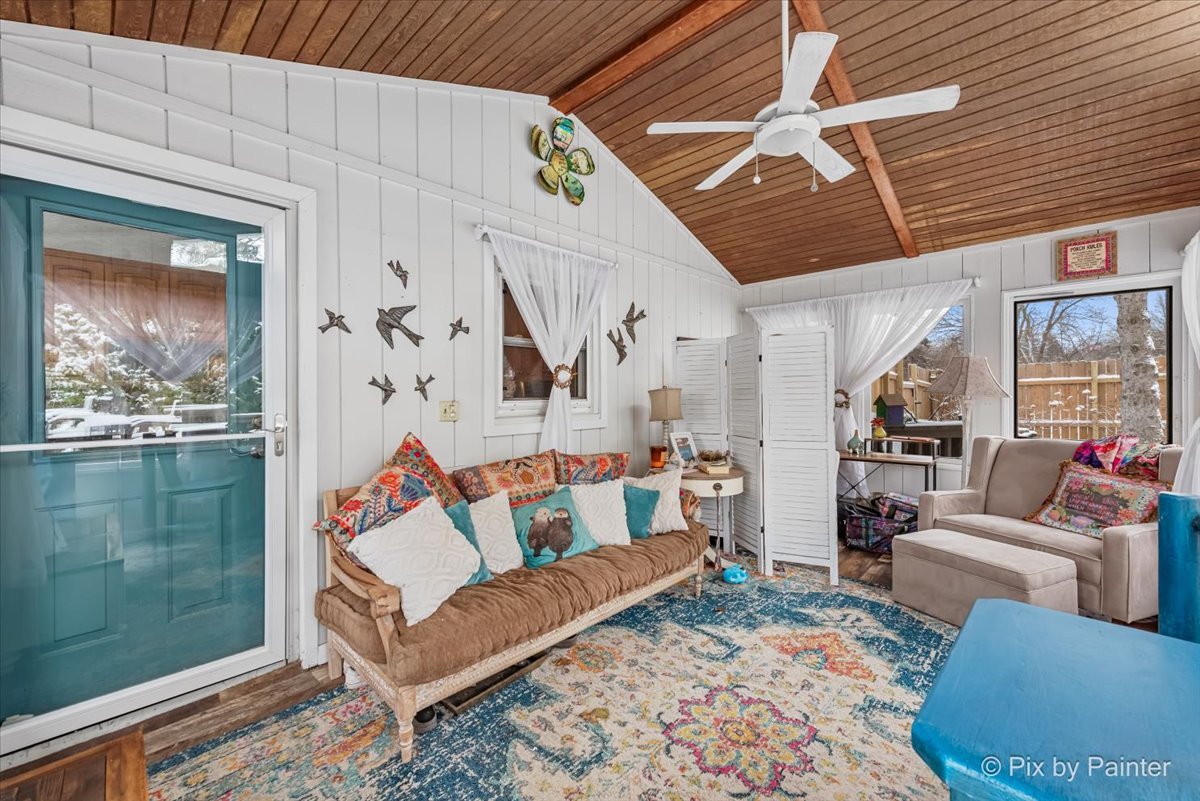 1N536 Highland Avenue, Glen Ellyn, IL 60137