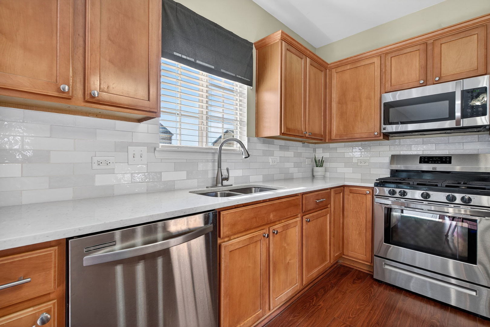 1529 Balboa Drive, Minooka, IL 60447