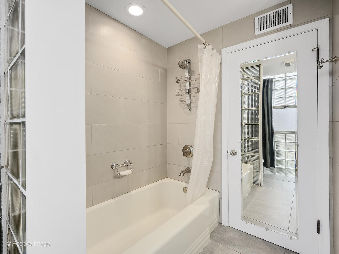 821 N Catherine Avenue, La Grange Park, IL 60526